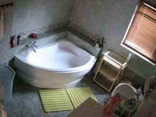 voyeurcam-julmodels-bath-1st-2 camsoda