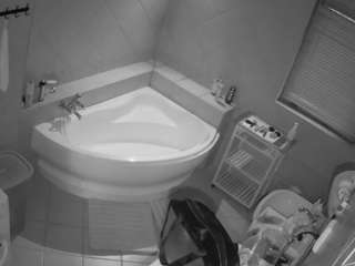 voyeurcam-julmodels-bath-1st-2 camsoda