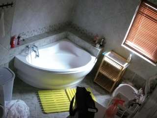 voyeurcam-julmodels-bath-1st-2 camsoda