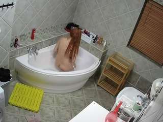 voyeurcam-julmodels-bath-1st-2 webcam model