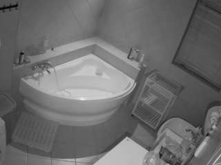 voyeurcam-julmodels-bath-1st-2 webcam model