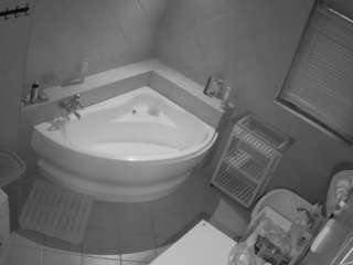 voyeurcam-julmodels-bath-1st-2 webcam model