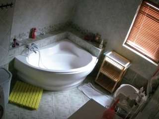voyeurcam-julmodels-bath-1st-2 webcam