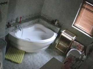 voyeurcam-julmodels-bath-1st-2 webcam model