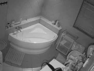 voyeurcam-julmodels-bath-1st-2 webcam model
