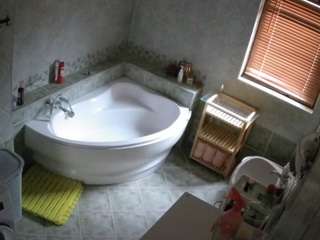 voyeurcam-julmodels-bath-1st-2