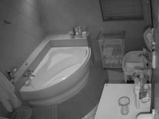 voyeurcam-julmodels-bath-1st-2 webcam