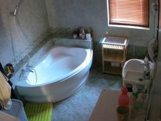 voyeurcam-julmodels-bath-1st-2 webcam