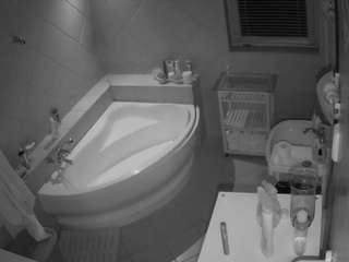 voyeurcam-julmodels-bath-1st-2 webcam
