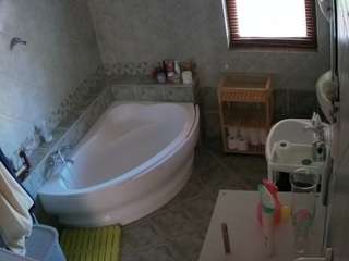 voyeurcam-julmodels-bath-1st-2 webcam
