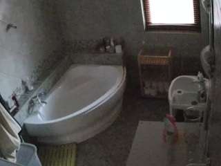 voyeurcam-julmodels-bath-1st-2