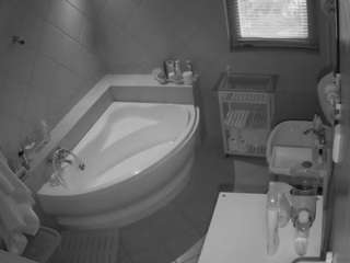 voyeurcam-julmodels-bath-1st-2 webcam