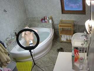 voyeurcam-julmodels-bath-1st-2 webcam