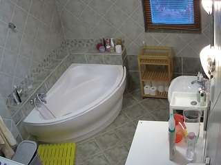 voyeurcam-julmodels-bath-1st-2 webcam