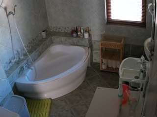 voyeurcam-julmodels-bath-1st-2