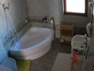 voyeurcam-julmodels-bath-1st-2