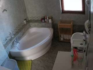 voyeurcam-julmodels-bath-1st-2 webcam