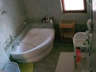 voyeurcam-julmodels-bath-1st-2 webcam