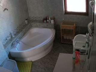 voyeurcam-julmodels-bath-1st-2 webcam