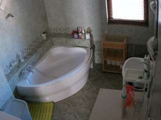 voyeurcam-julmodels-bath-1st-2 webcam