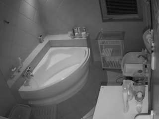 voyeurcam-julmodels-bath-1st-2 webcam