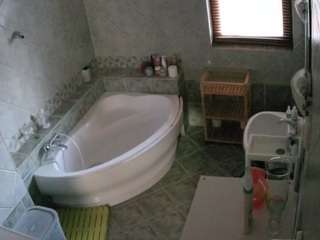 voyeurcam-julmodels-bath-1st-2