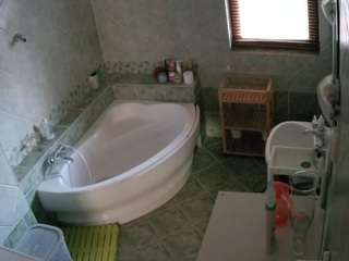 voyeurcam-julmodels-bath-1st-2's CamSoda show and profile