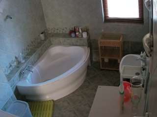 voyeurcam-julmodels-bath-1st-2