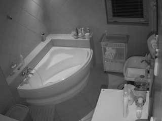 voyeurcam-julmodels-bath-1st-2 live cam profile