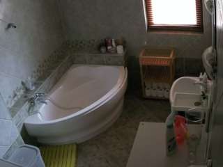 voyeurcam-julmodels-bath-1st-2 Babe live webcam