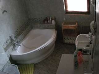 voyeurcam-julmodels-bath-1st-2 Big live webcam