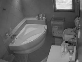 voyeurcam-julmodels-bath-1st-2