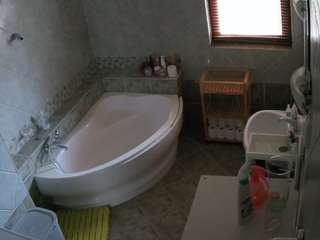 voyeurcam-julmodels-bath-1st-2 live cam profile