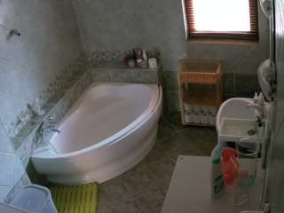 voyeurcam-julmodels-bath-1st-2 live cam profile