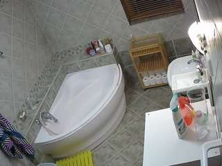 voyeurcam-julmodels-bath-1st-2 live cam profile