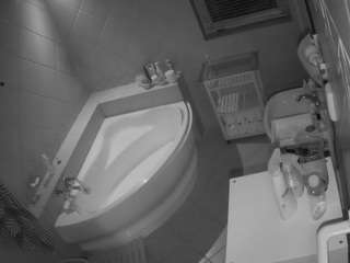 voyeurcam-julmodels-bath-1st-2 webcam