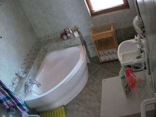 voyeurcam-julmodels-bath-1st-2 webcam