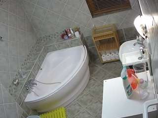 voyeurcam-julmodels-bath-1st-2 webcam