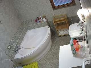 voyeurcam-julmodels-bath-1st-2 Bi live webcam