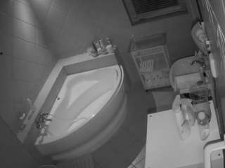 voyeurcam-julmodels-bath-1st-2