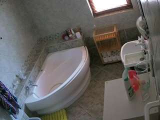 voyeurcam-julmodels-bath-1st-2 live cam profile