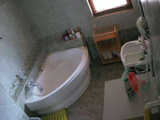 voyeurcam-julmodels-bath-1st-2