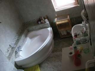 voyeurcam-julmodels-bath-1st-2