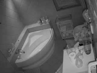 voyeurcam-julmodels-bath-1st-2 webcam