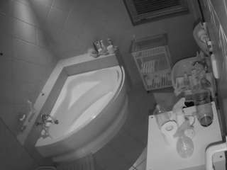 voyeurcam-julmodels-bath-1st-2 webcam