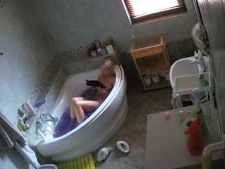 voyeurcam-julmodels-bath-1st-2 camsoda