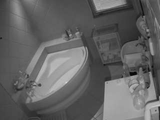 voyeurcam-julmodels-bath-1st-2 camsoda