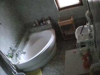 voyeurcam-julmodels-bath-1st-2