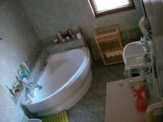 voyeurcam-julmodels-bath-1st-2 webcam