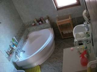 voyeurcam-julmodels-bath-1st-2 webcam
